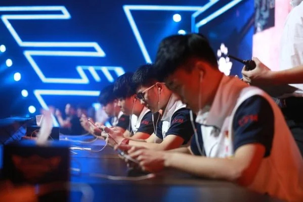 CF手游超级联赛常规赛首周精彩回顾及微端火力全开卡顿问题解答