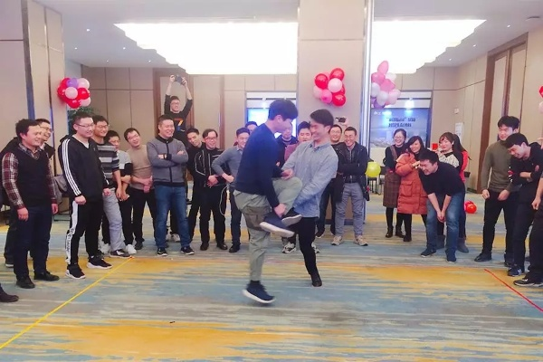年会游戏怎么玩才够虐心？