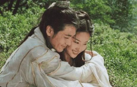 王语嫣离开慕容复后经历了什么？